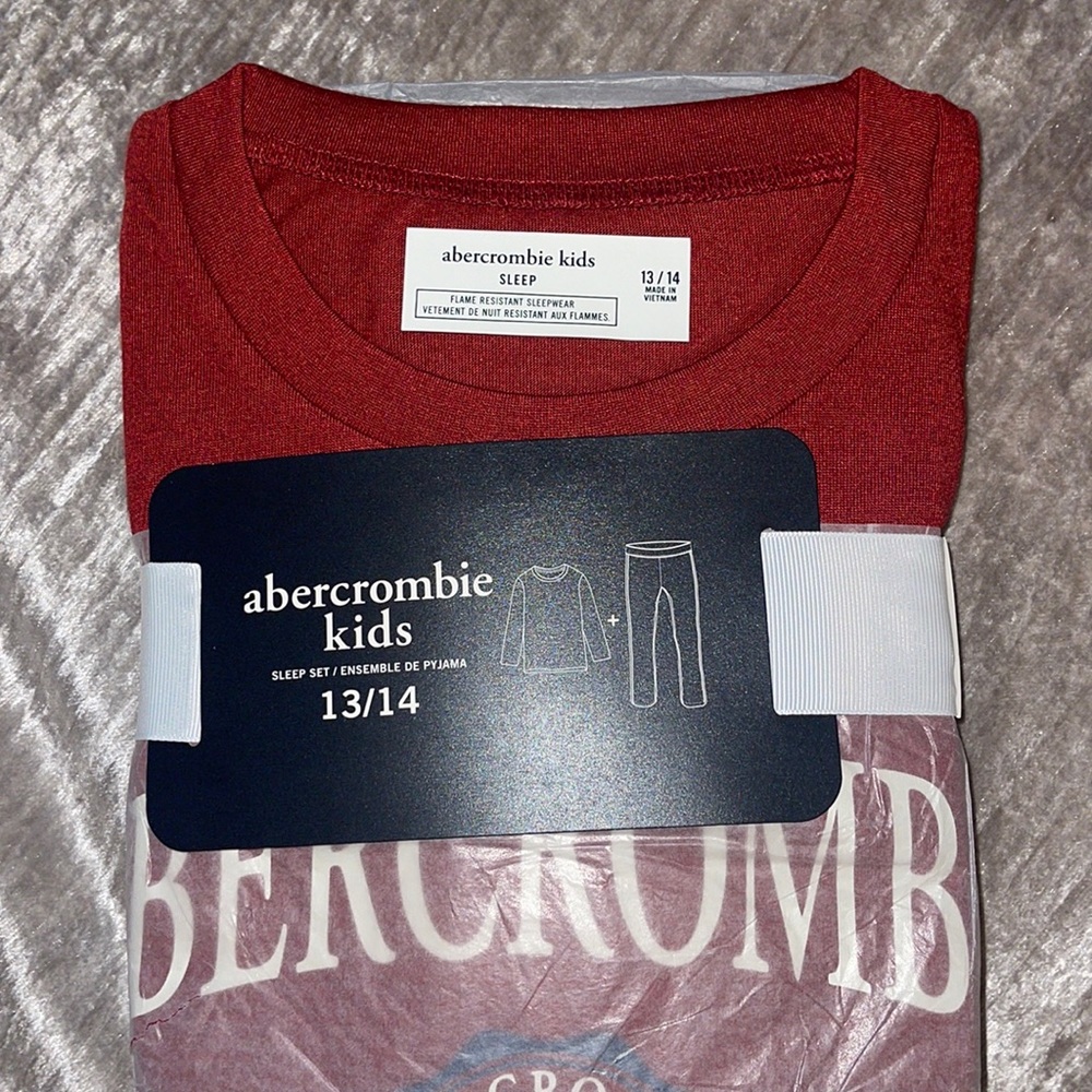 Abercrombie Kids Sleep Set Red Pattern Size 13/14